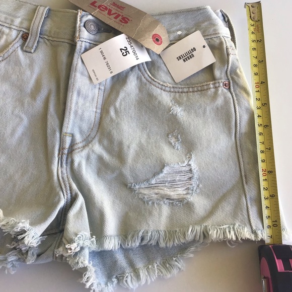 Levi’s wedgie fit high rise ripped cutoff shorts - Picture 10 of 16